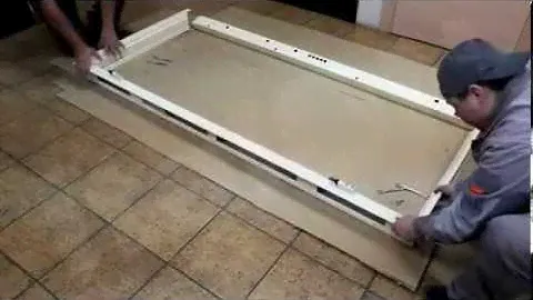 Установка стальных входных дверей. Надёжная защита