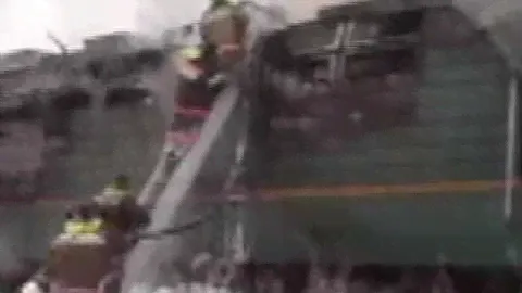 Столкновение бензовоза с поездом