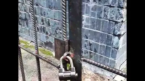 Вскрытие навесного замка свёртышем