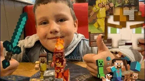 МАЙНКРАВТ в Реальной жизни/ Minecraft «Стив в золотой броне» Steve  , «Скелет в огне»/ обзор игрушек