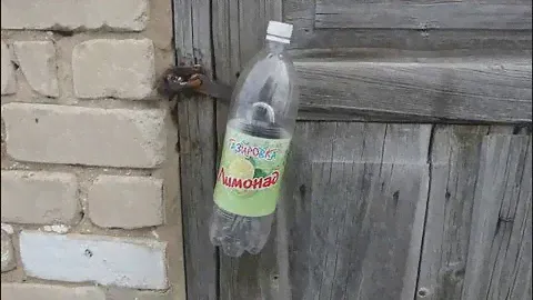 Защита навесного замка от дождя.