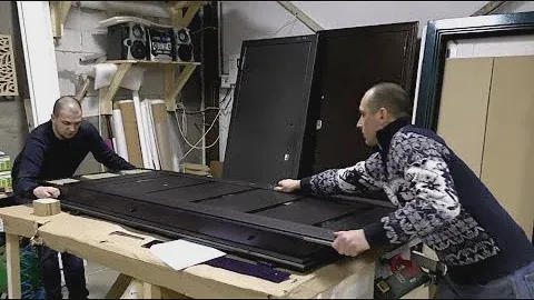 Разбор входной двери: снятие МДФ панели со стеклянными вставками
