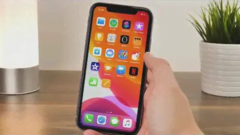 Как наклеить защитное стекло на iphone 11 / iphone XR